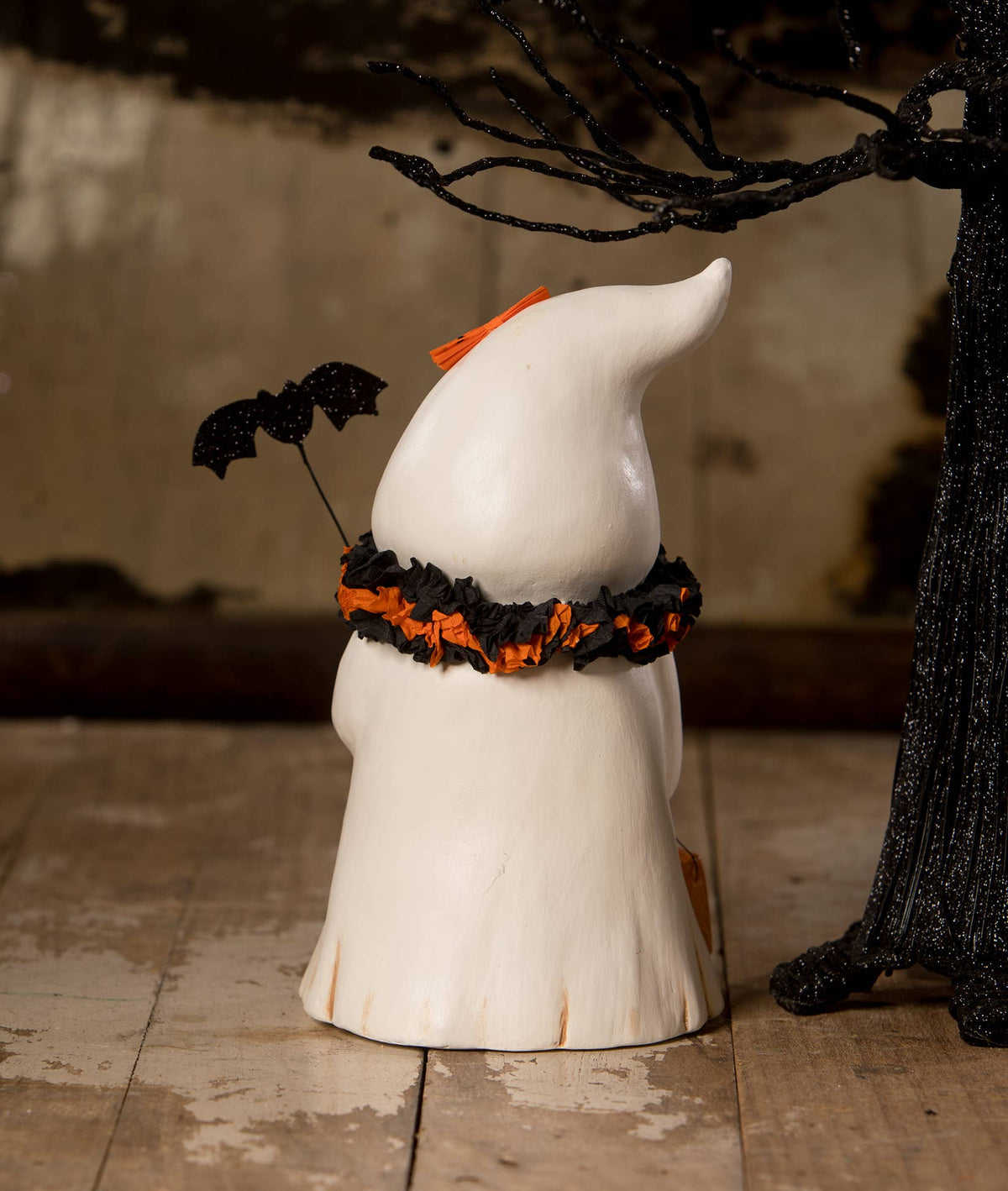 Mama Boo ghost figure by Michelle Allen for Bethany Lowe Designs, alternate view
