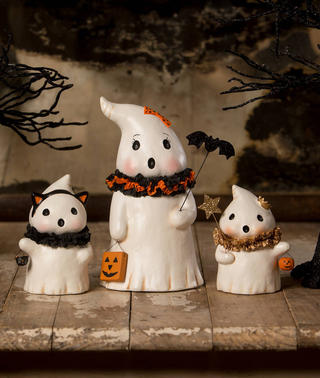 Mama Boo ghost figure by Michelle Allen for Bethany Lowe Designs, alternate view