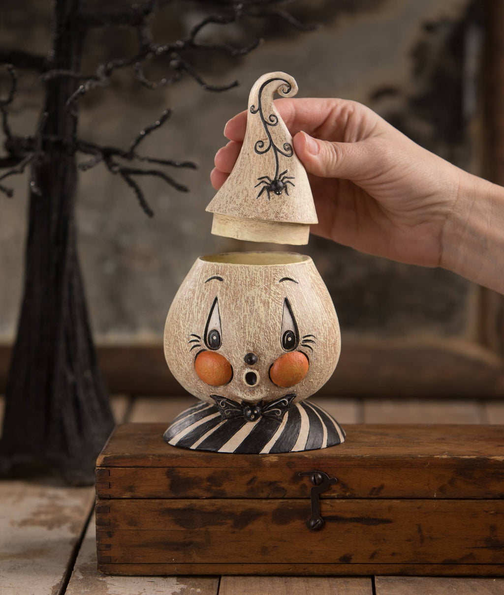 Morty Boo Meringue Treat Container by Johanna Parker Design for Bethany Lowe Designs, view 2