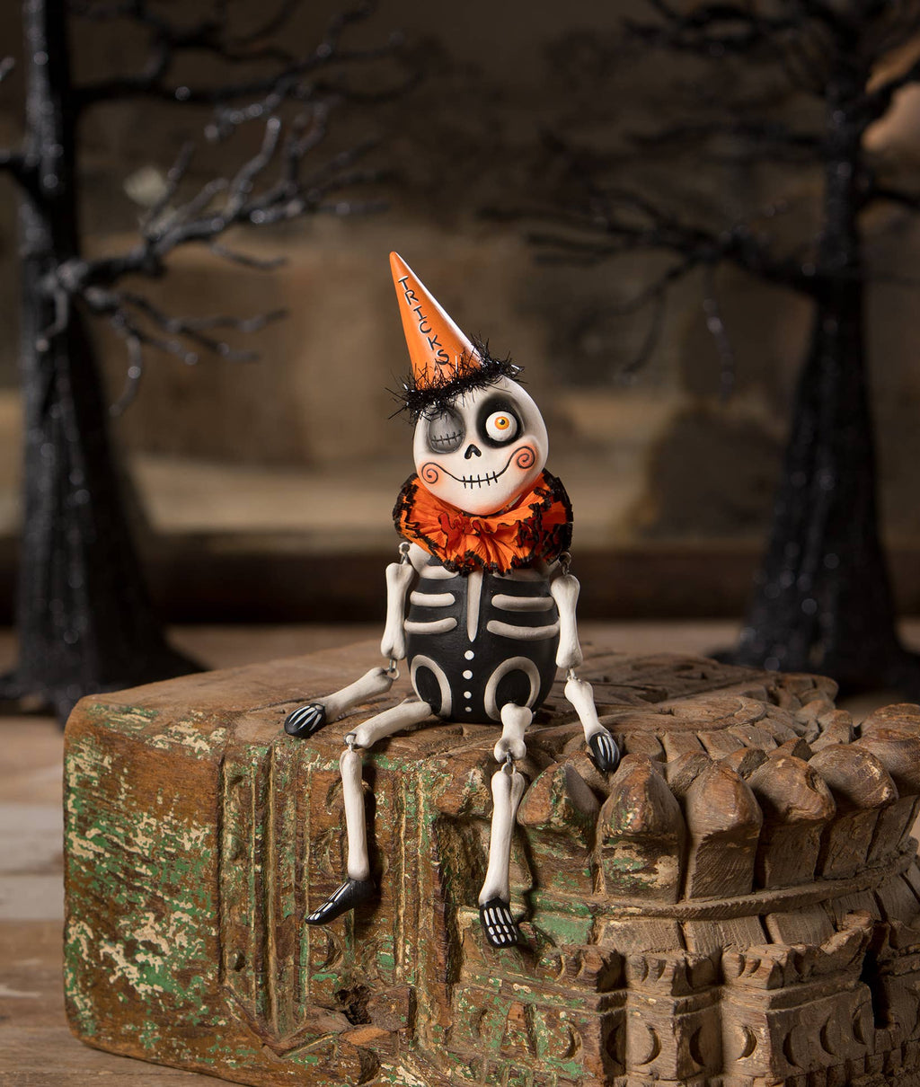 Tricks Party Skeleton LA3052 by LeeAnn Kress for Bethany Lowe Designs