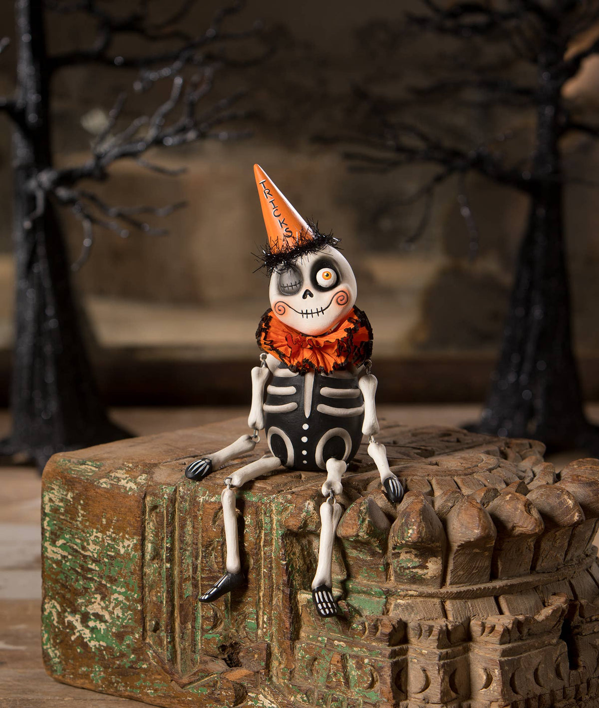 Tricks Party Skeleton LA3052 by LeeAnn Kress for Bethany Lowe Designs
